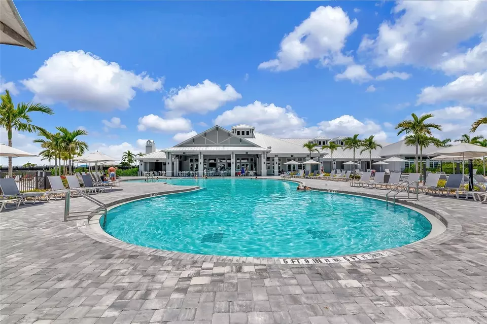 Exterior - 15114 Misty Water Xing, Bradenton, FL 34211 photo 15 of 17