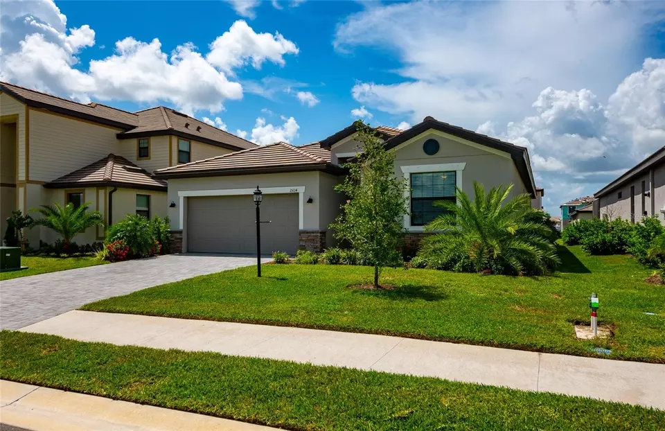 Exterior - 15114 Misty Water Xing, Bradenton, FL 34211 photo 6 of 17