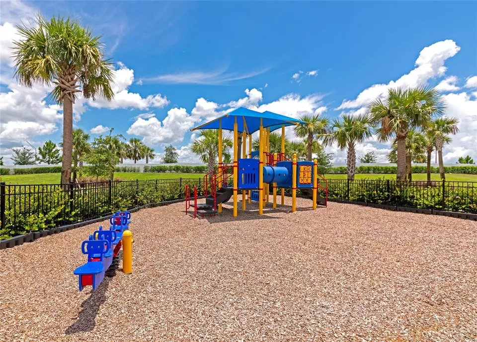 View/Area - 15114 Misty Water Xing, Bradenton, FL 34211 photo 9 of 12