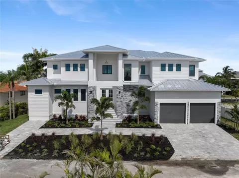 569 Bayview Dr, Longboat Key, FL 34228