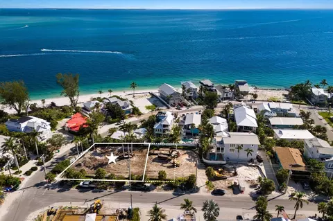 808 N Bay Blvd, Anna Maria, FL 34216