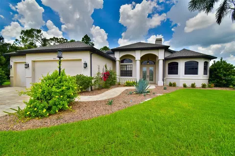 8201 Hunters Glen Cir, North Fort Myers, FL 33917