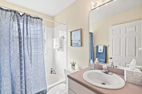 Bath - 5128 18th Ln E, Bradenton, FL 34203 photo 3 of 3