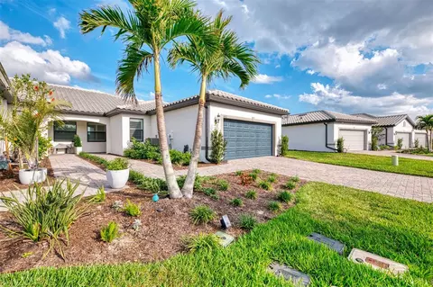 14372 Eagle Branch Dr, Nokomis, FL 34275