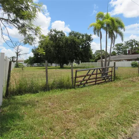 6725 Quonset Rd, Bradenton, FL 34203