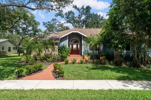 5481 Cork Oak St, Sarasota, FL 34232