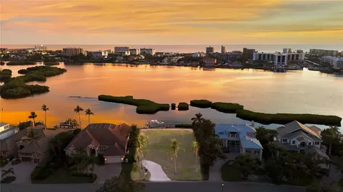 5848 Tidewood Ave, Sarasota, FL 34231