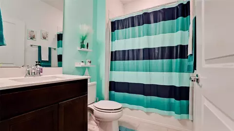 Bath - 8760 Ocean Tides Cv, Parrish, FL 34219 photo 5 of 5