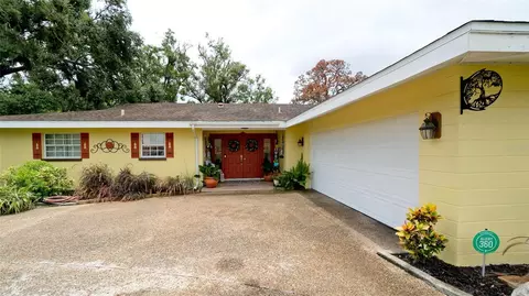 836 Magellan Dr, Sarasota, FL 34243
