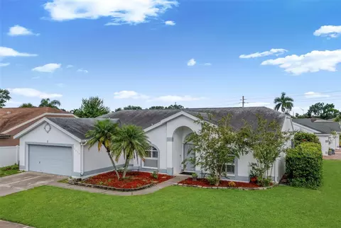 4033 Dover Dr E, Bradenton, FL 34203 photo 1