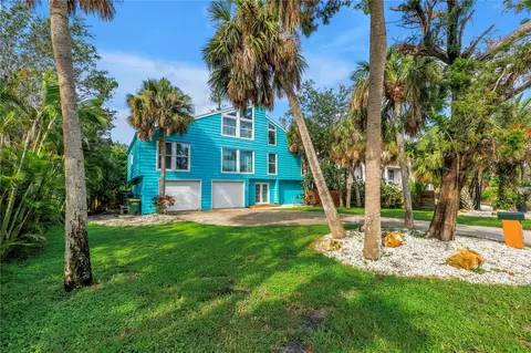 156 Siesta Dr, Sarasota, FL 34242