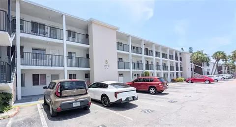 5857 Palm Ln #B22, Bradenton, FL 34207