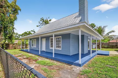 3320 19th Street Ct E, Bradenton, FL 34208