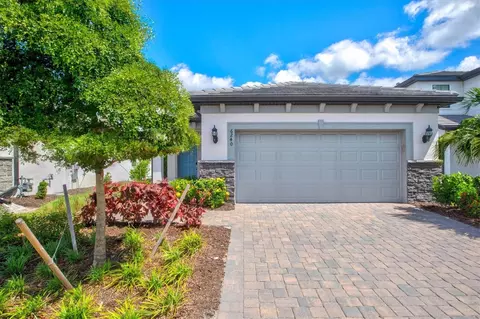 6240 Winding Pine Dr, Nokomis, FL 34275
