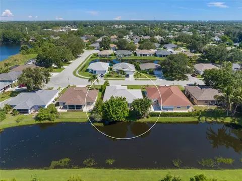 5242 Old Ashwood Dr, Sarasota, FL 34233