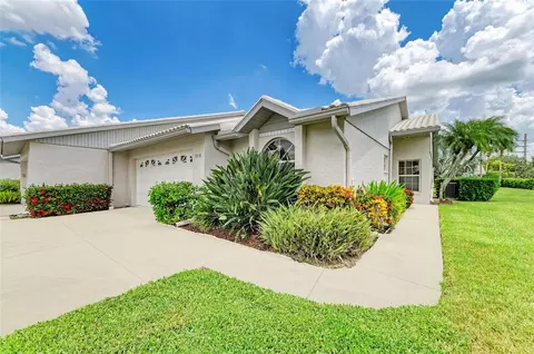5318 Crestlake Blvd, Sarasota, FL 34233
