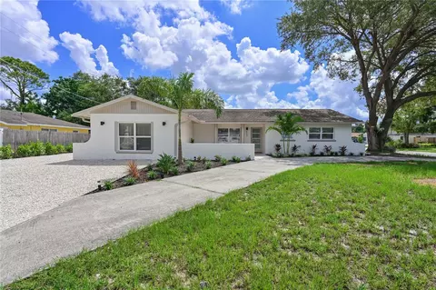 412 Bailey Rd, Sarasota, FL 34237