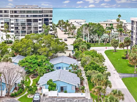 170 Roosevelt Dr #1, Sarasota, FL 34236