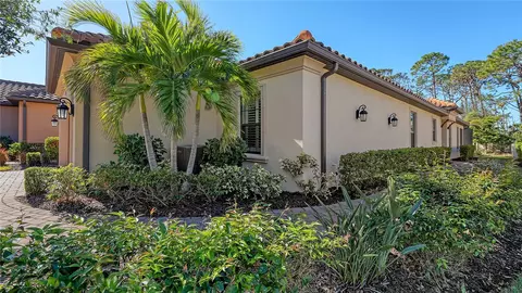 5737 Semolino St, Nokomis, FL 34275