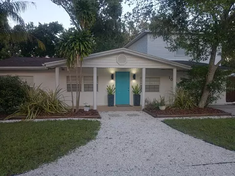 10905 N 50th St, Tampa, FL 33617