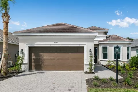 8052 Moonbeam Ave, Sarasota, FL 34241