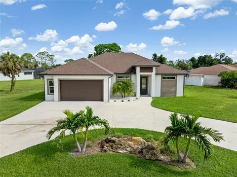 2 Sportsman Cir, Rotonda West, FL 33947
