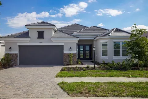 10467 Eclipse St, Sarasota, FL 34241