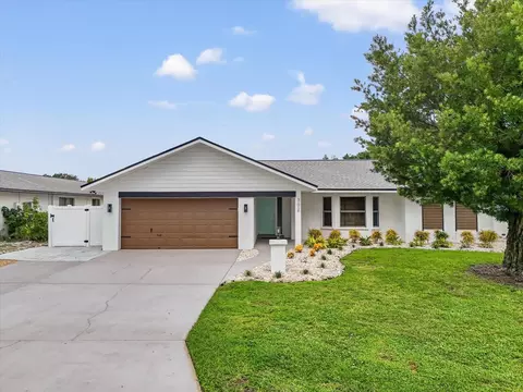 302 73rd St NW, Bradenton, FL 34209