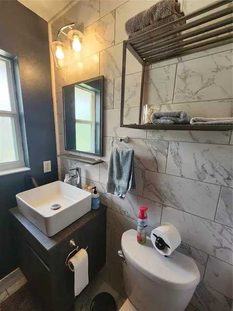 Bath - 315 Eider Rd, Venice, FL 34293 photo 1 of 1