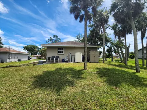 Exterior - 315 Eider Rd, Venice, FL 34293 photo 3 of 4