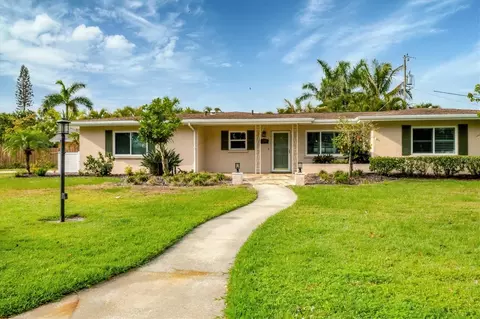 3072 Meyer Dr, Sarasota, FL 34239