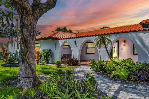 2101 River Ridge Dr, Sarasota, FL 34239
