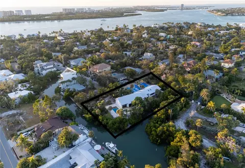 300 Garden Ln, Sarasota, FL 34242