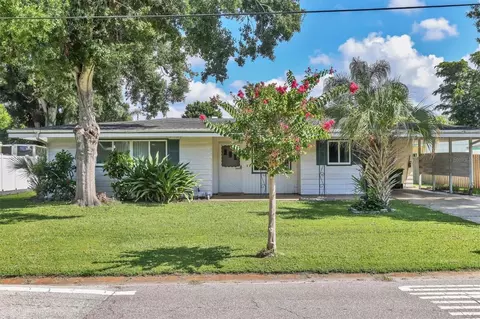2733 Wood St, Sarasota, FL 34237