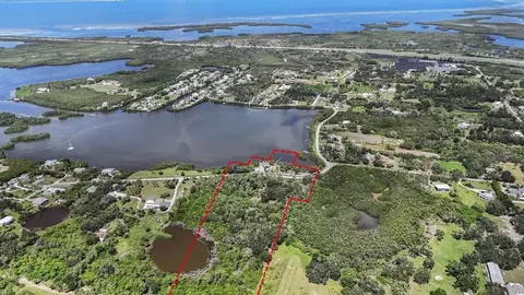 1460 Bayshore Dr, Terra Ceia, FL 34250