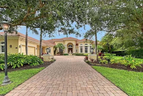 3218 Signet Ct, Sarasota, FL 34240