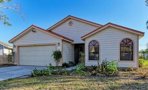 4920 82nd Pl E, Sarasota, FL 34243