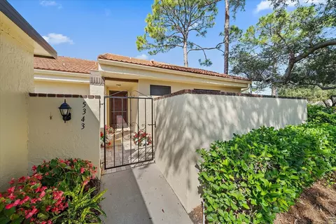 5343 Huntingwood Ct #33, Sarasota, FL 34235