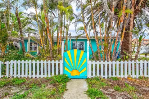 256 144th Ave, Madeira Beach, FL 33708