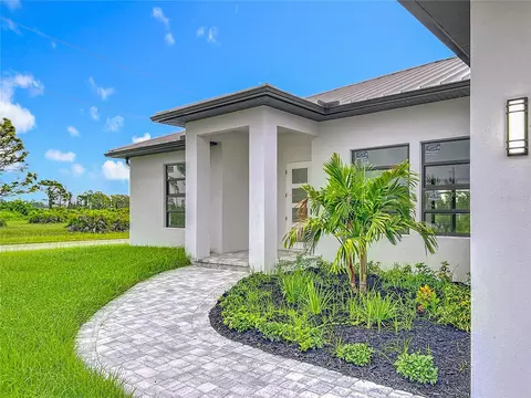 Exterior - 15 Heave Ln, Placida, FL 33946 photo 3 of 15