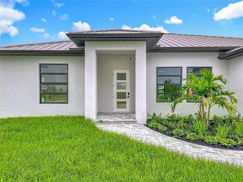 Exterior - 15 Heave Ln, Placida, FL 33946 photo 4 of 15