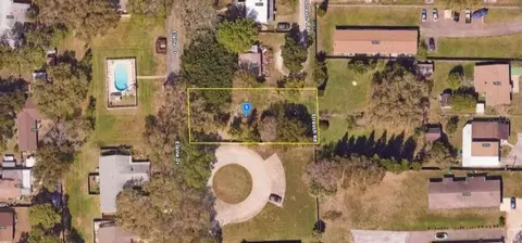 1926 Strauch Rd, Clearwater, FL 33760