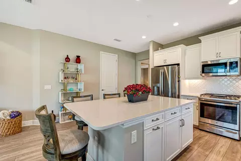 Kitchen - 4842 Willow Bend Ave, Parrish, FL 34219 photo 5 of 6