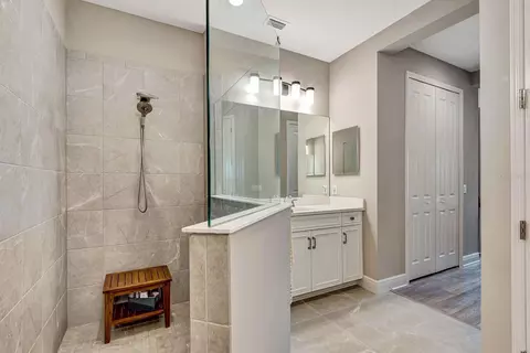 Bath - 4842 Willow Bend Ave, Parrish, FL 34219 photo 3 of 4
