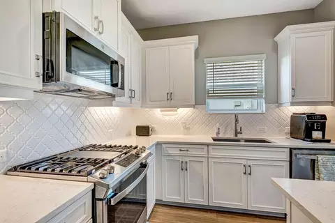 Kitchen - 4842 Willow Bend Ave, Parrish, FL 34219 photo 2 of 6