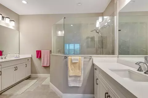 Bath - 4842 Willow Bend Ave, Parrish, FL 34219 photo 2 of 4