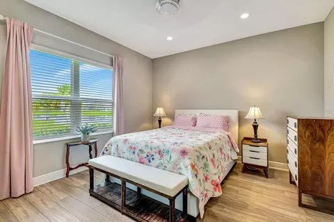 Bedroom - 4842 Willow Bend Ave, Parrish, FL 34219 photo 2 of 4