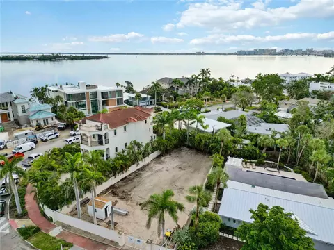 236 N Blvd Of The Presidents, Sarasota, FL 34236
