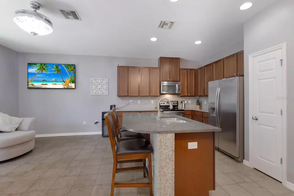 Kitchen - 4084 71st Ave N, Pinellas Park, FL 33781 photo 4 of 4