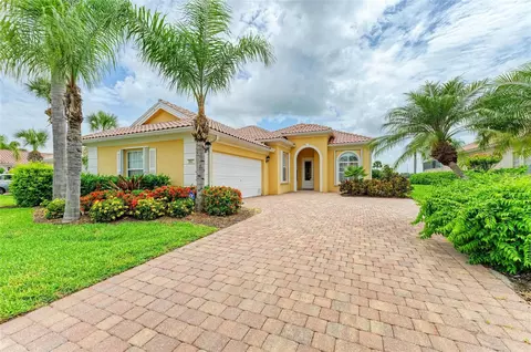 5827 Benevento Dr, Sarasota, FL 34238